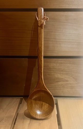 Sauna lepel Komu Wood Gecoat 40 cm met ophangriem